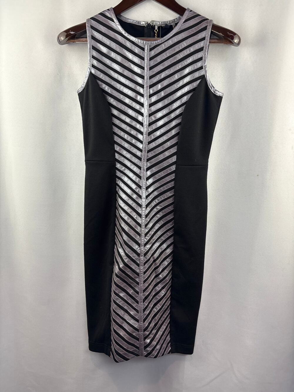 Women’s IMAN Small Sleeveless Black & Sliver Patterned Dress